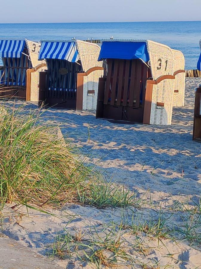Ostseewind - In Der Strandstrasse-Fuehrt Zur Seebruecke Kuehlungsborn Exterior photo